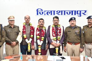 पुलिस विभाग के 3अधिकारियों को सेवा निवृत्ति पर दी गई  विदाई