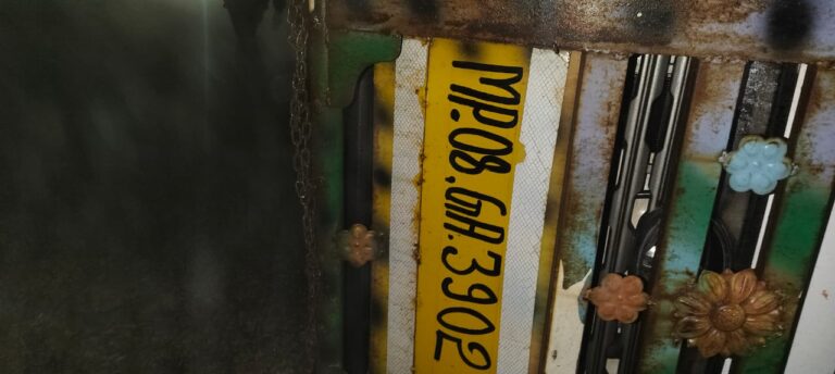 NH-52  करणी सेना और गोरक्ष दल ने गोवंश तस्करों को दबोचा