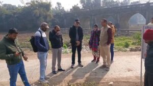 शाजापुर जल संवर्धन के लिए दिल्ली की टीम ने किया नदी का निरीक्षण 