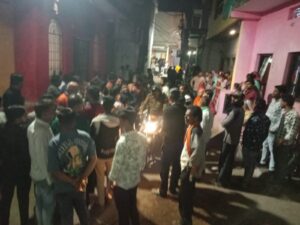 शाजापुर लाल खिड़की से संदिग्ध युवक को पकड़ाकर पुलिस को सौंपा