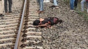 रेल की पटरी के पास मिला एक युवक का धड़ 