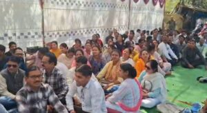 सीईओ को हटाने ग्रामीण विकास विभाग के कर्मचारियों कि अनिश्चितकालीन हड़ताल