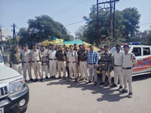 पनवाड़ी कट पॉइंट पर पुलिस सख्त ब्रीथ एनालाइजर से हो रही नशेड़ियों की जांच