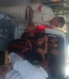 पनवाड़ी के पास सड़क हादसा साड़ी बाइक की चेन में फंसने से महिल घायल