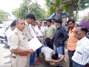 शाजापुर में यातायात पुलिस ने नागरिकों को दिया सीपीआर प्रशिक्षण