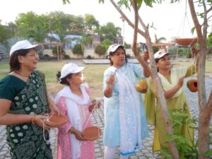 भीषण गर्मी में पक्षियों के लिए जल-पात्र व घोंसले बनाकर संरक्षण का संदेश
