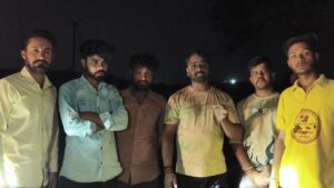 बिना मुंडेर के कुएं में गिरी गाय को गौरक्षा सेना ने सुरक्षित निकाला
