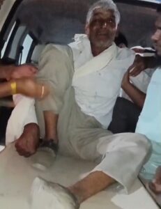 अज्ञात वाहन की टक्कर से युवक गंभीर घायल, डायल 112 ने पहुंचाया अस्पताल