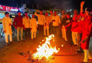 मुख्यमंत्री का पुतला जलाने वाले कांग्रेसियों पर केस दर्ज