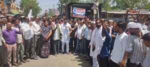 पेयजल संकट को लेकर फूटा जनआक्रोश, सैकड़ों ग्रामीणों ने किया चक्काजाम