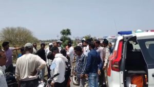 बिजाना जोड़ पर दो बाइकों की आमने-सामने भिड़ंत, बालक सहित चार घायल