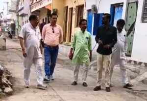 वार्ड क्रमांक 21 में सड़क निर्माण कार्य का निरीक्षण, गुणवत्तापूर्ण निर्माण के दिए निर्देश