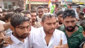 नीट पेपर लीक के विरोध में युवक कांग्रेस का प्रदर्शन, शिक्षा मंत्री का फूंका पुतला पुलिस ने किया वाटर कैनन का इस्तेमाल