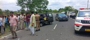 अय्यापुर जोड़ के पास कार-बाइक की आमने-सामने भिड़ंत डायल-112 ने घायलों को पहुंचाया अस्पताल