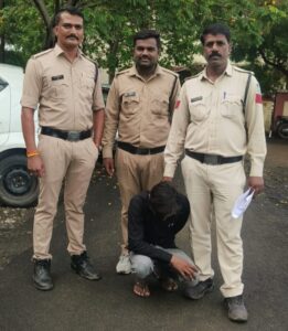 5 हजार के इनामी स्थायी वारंटी को गुजरात से दबोचा नाबालिग से दुष्कर्म मामले में 5 साल से था फरार