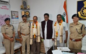 पुलिस विभाग के तीन अधिकारी हुए सेवानिवृत्त, भावभीनी विदाई देकर किया सम्मानित