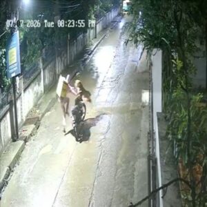 इंदौर में तेंदुए का आतंक: बाइक सवार पर हमला, वारदात CCTV में कैद