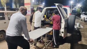 जैन ढाबे के पास अज्ञात वाहन की टक्कर से बाइक सवार घायल 
