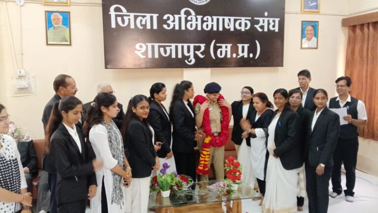 पुलिस-न्यायपालिका समन्वय का संदेश अभिभाषक संघ ने एसपी प्रियंका शुक्ला का किया सम्मान