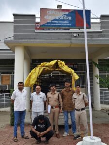 11 माह से फरार चोरी का आरोपी गिरफ्तार, ₹1.50 लाख की 26 तराफे बरामद