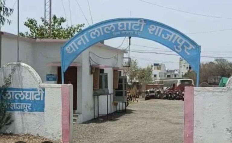 सरकारी स्कूल से मध्यान भोजन के बर्तन व अन्य सामान चोरी
