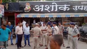 युवक कांग्रेस के आंदोलन को लेकर शहर में बैरिकेडिंग, एसपी ने किया निरीक्षण