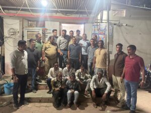 शुजालपुर में SP स्क्वायड की दबिश, सट्टे के दो अड्डों से 10 आरोपी पकड़े