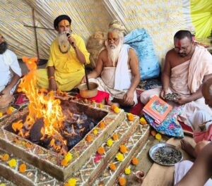 श्री रामचरितमानस नवाहपारायण पाठ की पूर्णाहुति पर हवन, संत भंडारे का आयोजन