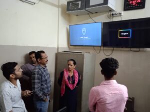 जिला अस्पताल में मरीज के परिजन की जेब से 50 हजार रुपए चोरी